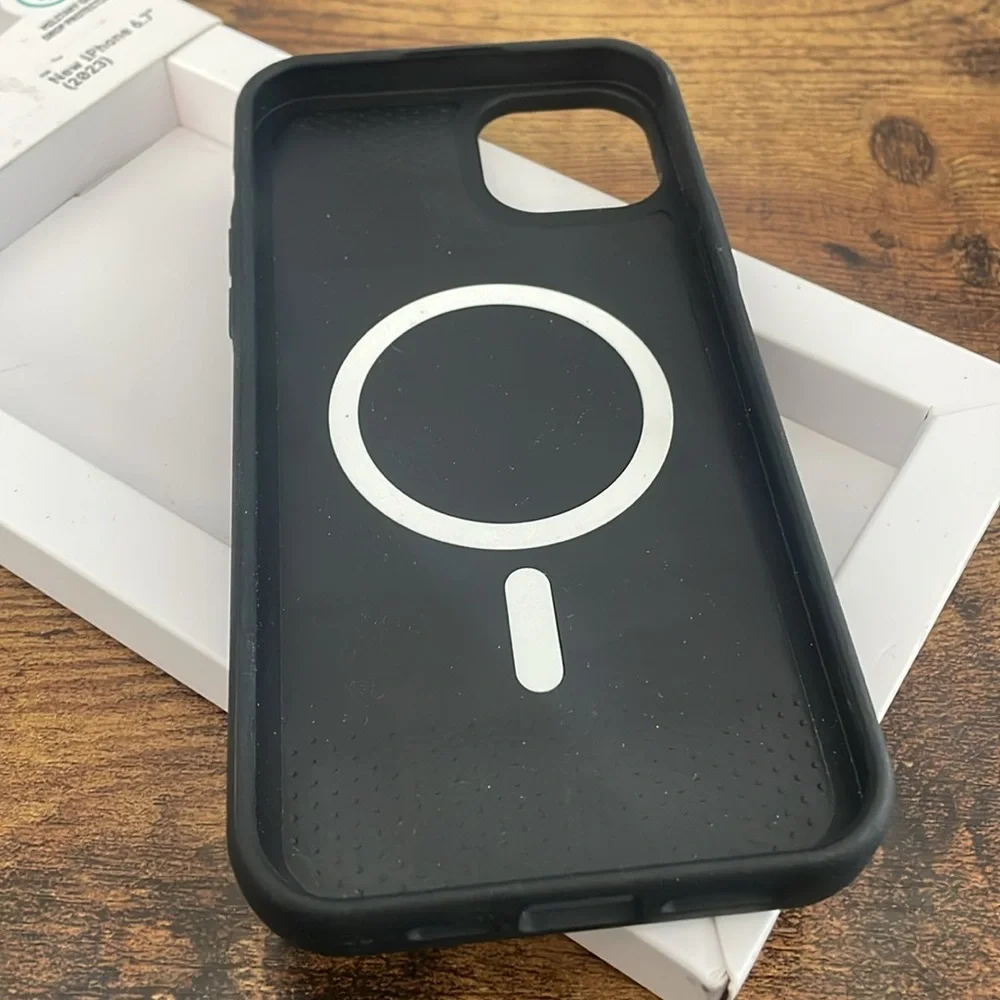 Pelican iPhone 15, pro 6.7 phone case